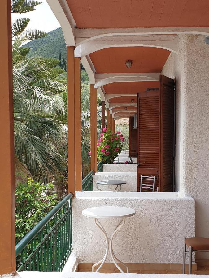 Alexandros B Hotel Никиана Екстериор снимка