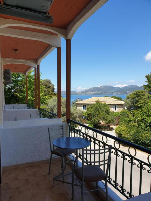 Alexandros B Hotel Никиана Екстериор снимка