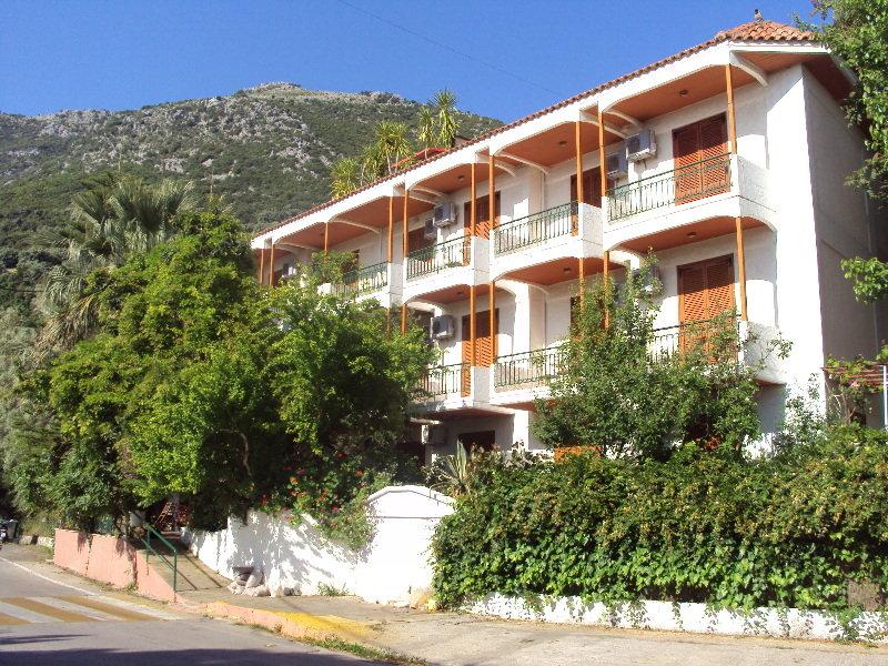 Alexandros B Hotel Никиана Екстериор снимка