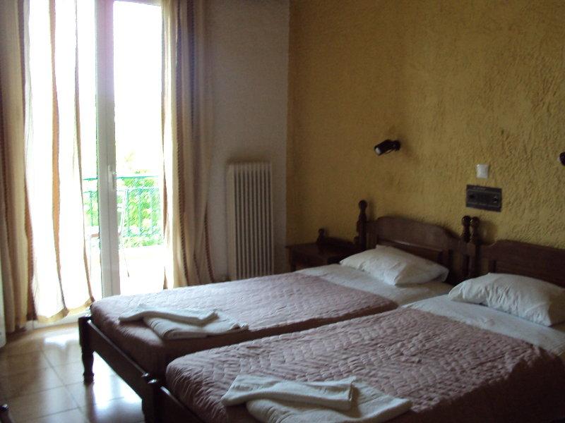 Alexandros B Hotel Никиана Екстериор снимка